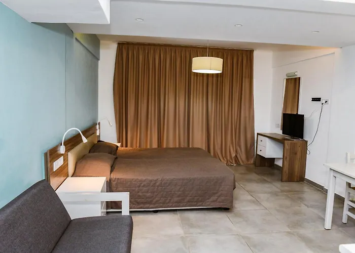 Sweet Memories Apts מלון דירות 4*